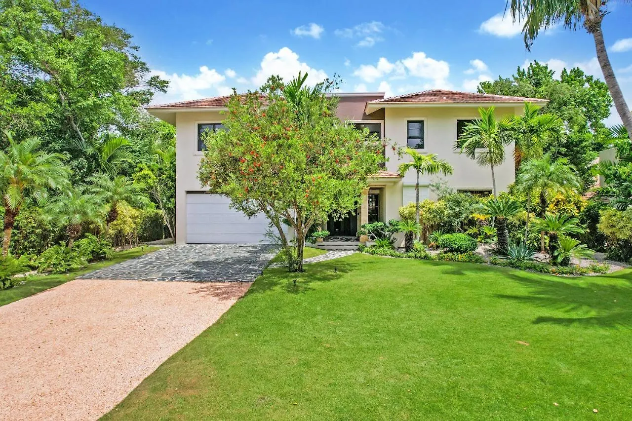 Spacious 4 Bedroom Villa With Pool, Touring Cart & Maid Punta Cana