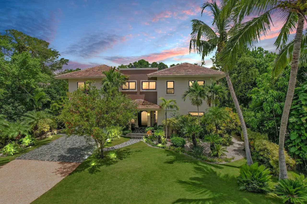 Spacious 4 Bedroom Villa With Pool, Touring Cart & Maid Punta Cana